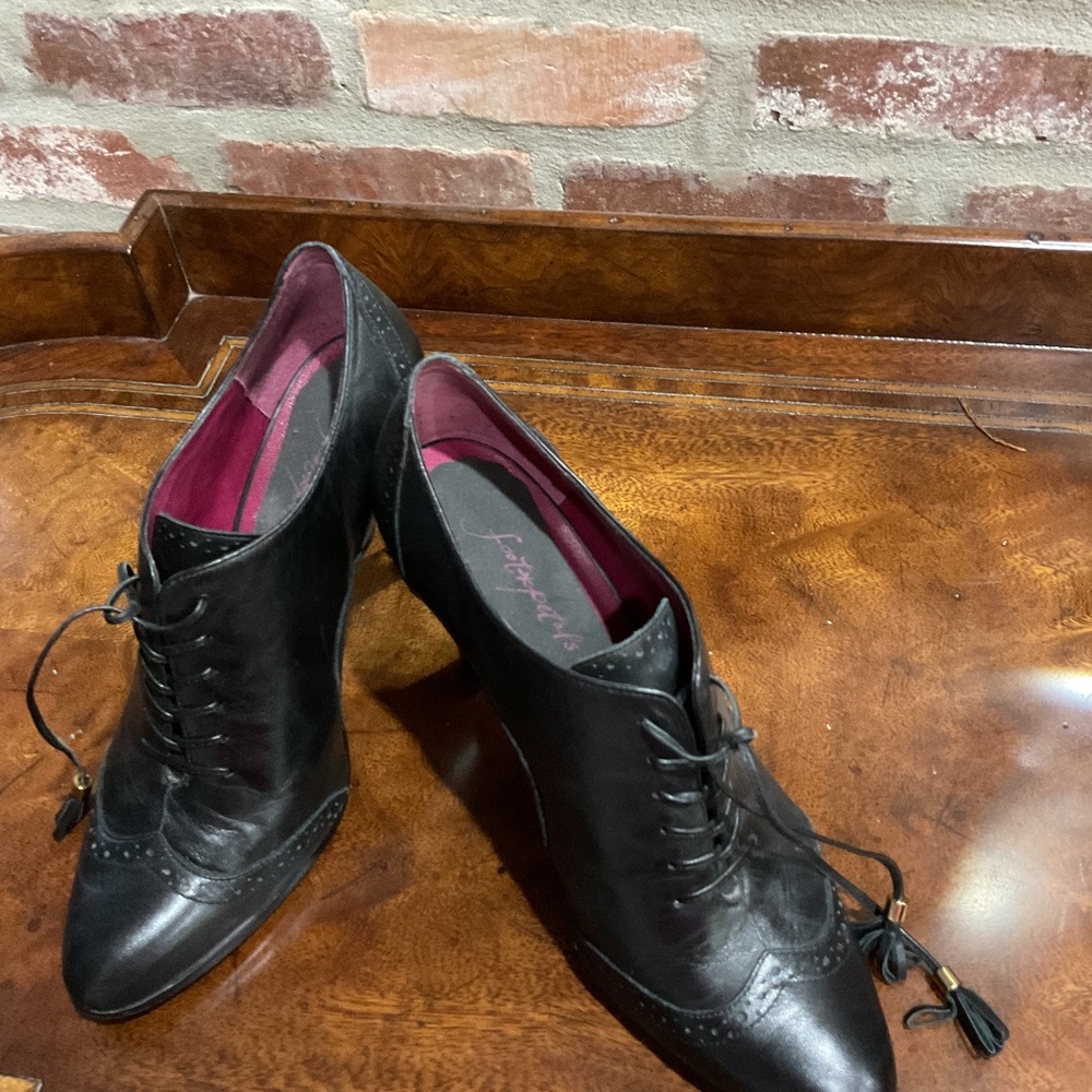 Banana Republic pumps